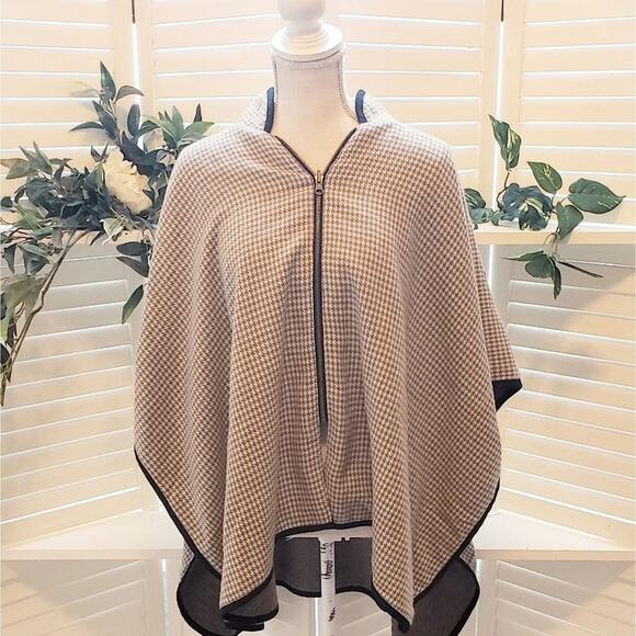 FREE PEOPLE ZIP FRONT BROWN PLAID PONCHO ONE SIZE - Picture 1 of 6